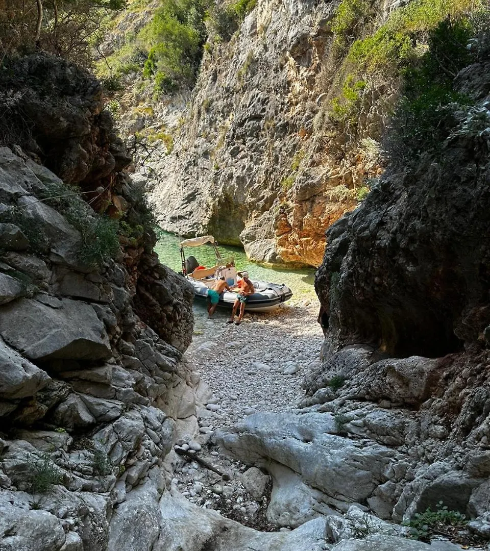 Tour Di Karaburun, Isola Di Sazan E Grotta Di Haxhi Aliu Hotel Vlore